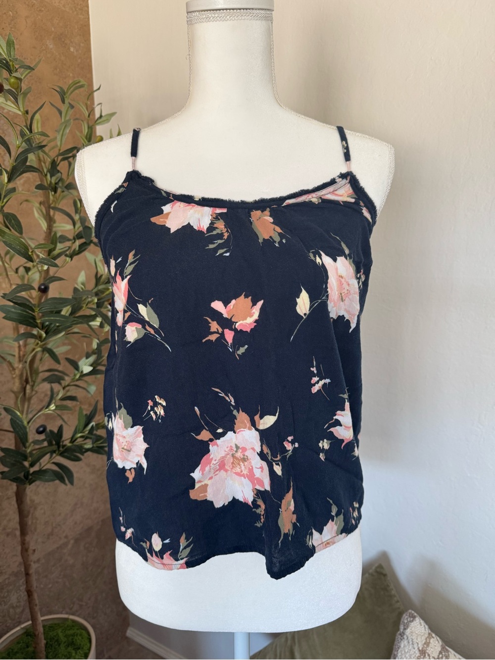 Abercrombie & Fitch Navy Floral Spaghetti Strap Tank Top Size XS